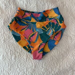 Skatie Scarlet Bottoms